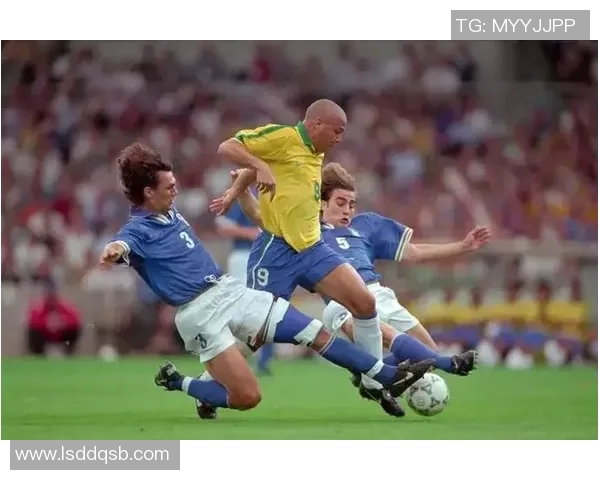 小人足球明星名字大全及其精彩瞬间回顾与分析