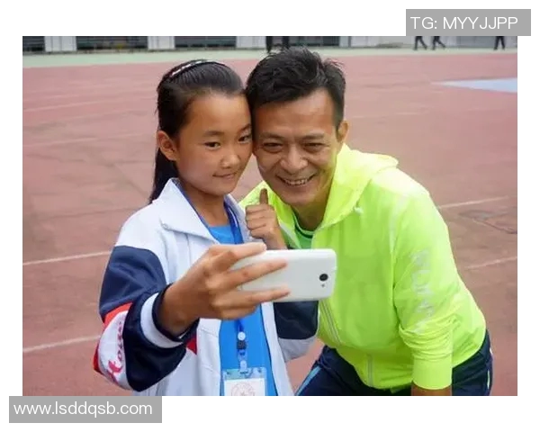 湖州香港足球明星队盛大晚宴精彩回顾与友谊交流活动圆满成功